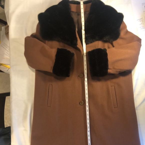 VINTAGE MARY LANE WINTER COAT MUST BE AUTHENTICATED Fur collar /cuffs 50 yr old. - Picture 11 of 15
